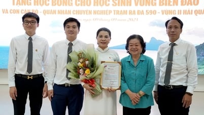 Kim Oanh Charity Fund ផ្តល់អាហារូបករណ៍នៅ Con Dao