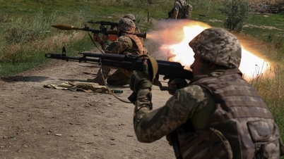 Ukraine 'attacks in three directions'; Russia issues new warning