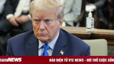 Những hình ảnh đầu tiên của ông Trump tại tòa án dân sự