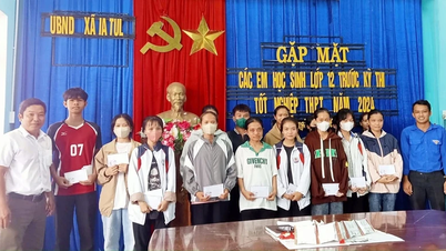 Hơn 1 tỷ đồng hỗ trợ các thí sinh có hoàn cảnh khó khăn