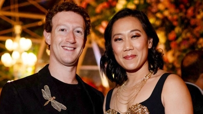 Ông chủ Facebook Mark Zuckerberg và vợ gây chú ý ở tiệc cưới 120 triệu USD