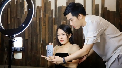 Nở rộ lớp dạy livestream, người học kiếm trăm triệu đồng mỗi lần lên sóng