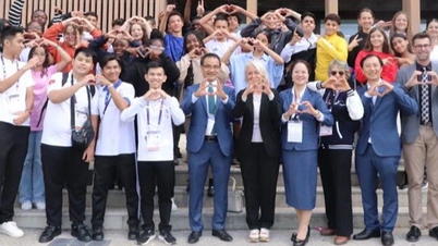 Học sinh Pháp chia sẻ khó khăn với bạn học Việt Nam vì bão lũ
