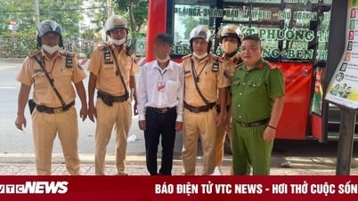Công an TP.HCM bắt xe buýt Phương Trang nghi vận chuyển thuốc lá lậu