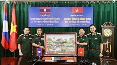 สถาบันการขนส่งของกองทัพประชาชนเวียดนามและลาวเสริมสร้างความร่วมมือด้านการศึกษาและการฝึกอบรม