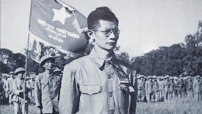 Người dẫn đầu đoàn quân chiến thắng vào giải phóng Thủ đô