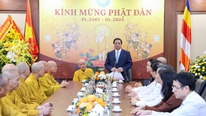 នាយករដ្ឋមន្ត្រី Pham Minh Chinh អបអរសាទរ ពុទ្ធសករាជ ២៥៦៧