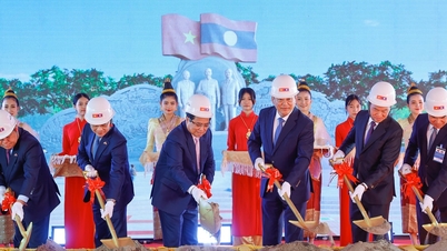 Hai Thủ tướng dự lễ động thổ Công viên Hữu nghị Lào