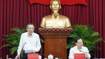 Đoàn Khảo sát Tiểu ban Điều lệ Đảng Đại hội XIV làm việc với Ban Thường vụ Thành ủy TP Cần Thơ
