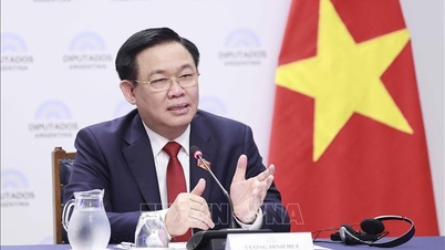 Chủ tịch Quốc hội Vương Đình Huệ lên đường dự Hội nghị cấp cao Quốc hội 3 nước Campuchia - Lào
