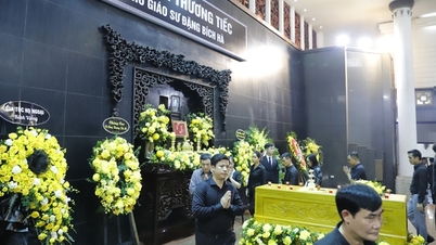 រូបថតពិធីបុណ្យសពភរិយានាយឧត្តមសេនីយ៍ Vo Nguyen Giap នៅទីក្រុងហាណូយ