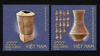 Issue of the third set of stamps on Vietnam's national treasures