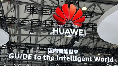Huawei's smartphone revenue growth for the first time in 3 years