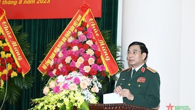 Người đảng viên cộng sản, đóng góp nhiều công sức, trí tuệ cho sự nghiệp cách mạng của Đảng, Nhà nước, nhân dân và Quân đội (*)