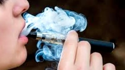 Hút thuốc lá điện tử, cô gái phải nhập viện vì rối loạn tâm thần