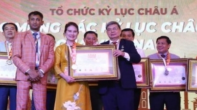 Bộ sưu tập "Sen trong đời sống văn hoá Việt" xác lập kỷ lục châu Á