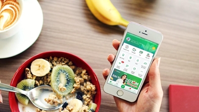 Loạt ngân hàng tăng mạnh phí SMS Banking, khuyến khích khách hàng chuyển sang dùng app