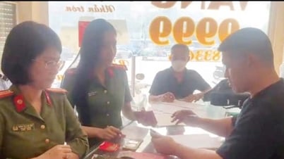 Hanoi Police: There is a business that hires people to queue up to buy gold 'stabilized'