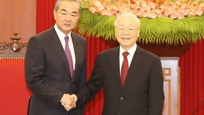 응우옌 푸 쫑 사무총장, 왕이 중국 외교부장 접견