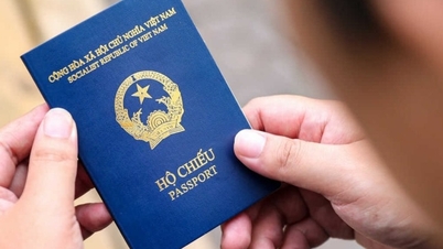 Can a Vietnamese person without a Vietnamese passport buy real estate?