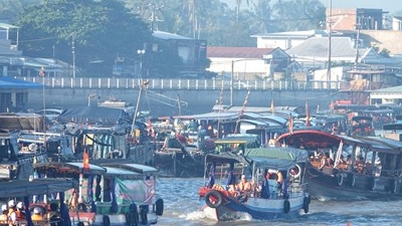 Can Tho bustles with Cai Rang Floating Market Cultural Tourism Festival