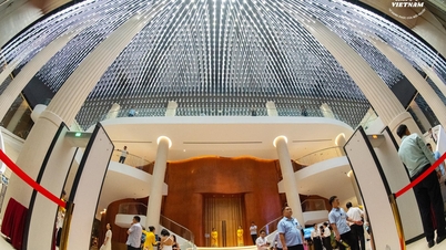 Hoan Kiem Theater before a show