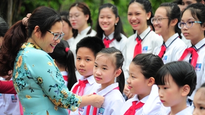 ថ្ងៃទី 20 ខែវិច្ឆិកាសូមជូនពរអ្នកម្តាយដែលជាគ្រូបង្រៀន