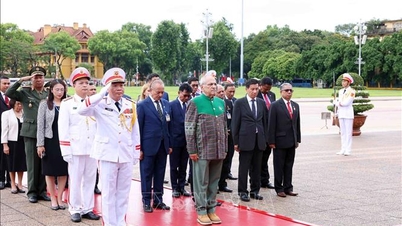 Tổng thống nước Cộng hòa Dân chủ Timor-Leste viếng Chủ tịch Hồ Chí Minh