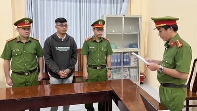 Bắt tạm giam hướng dẫn viên du lịch hiếp dâm cô gái 17 tuổi