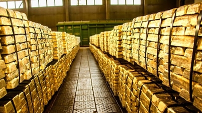 'Sharks' continue to buy gold, gold price remains high