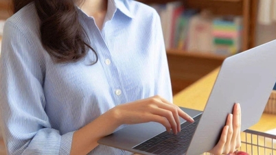 Temporarily suspending teaching, teacher asks parents to support money to buy personal computer