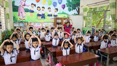 First graders across Can Tho city return to school