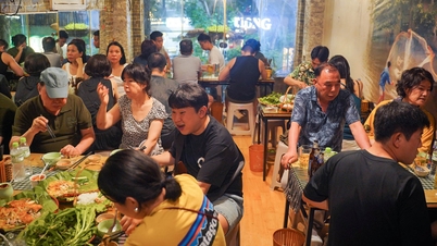 Quán Hà Nội có món miền Tây chuẩn vị, khách xếp hàng dài chờ tới lượt