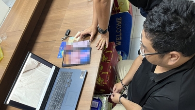 យុវជន​ប្រើ​ឃ្លីប​ក្តៅ​ៗ និង​រូបថត​ខ្មៅ​ស្ត្រី​រកស៊ី​ផ្លូវភេទ​នៅ​ហូជីមិញ