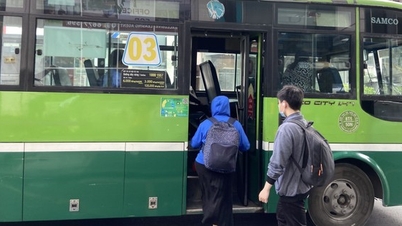 Students of Ho Chi Minh City National University want an internal bus route
