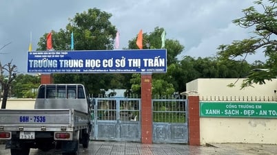 Yêu cầu đình chỉ công tác hiệu trưởng tự ý chuyển trường trước năm học mới