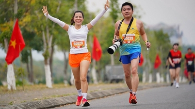 From runner to running photographer