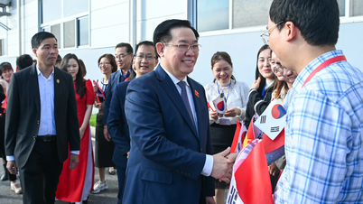 Chủ tịch Quốc hội Vương Đình Huệ thăm, tặng quà công nhân lao động tỉnh Thái Bình