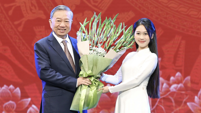 Female student won first prize 3 times, received flowers from General Secretary To Lam