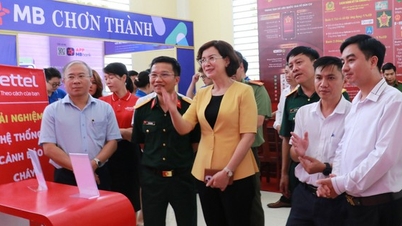 ការបង្កើត និងទាញយកទិន្នន័យឌីជីថល ដើម្បីបង្កើតតម្លៃថ្មី។