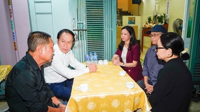 លេខា Hai Phong ចុះសួរសុខទុក្ខគ្រួសារជនរងគ្រោះដែលបានស្លាប់ក្នុងអគ្គិភ័យឆេះផ្ទះល្វែងខ្នាតតូច