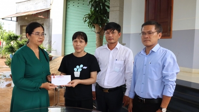 Trưởng ban Dân vận Tỉnh ủy H’Kim Hoa Byă thăm viếng các nạn nhân trong vụ tấn công tại huyện Cư Kuin