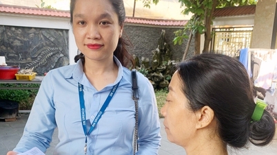 Gian nan thu tiền rác không dùng tiền mặt