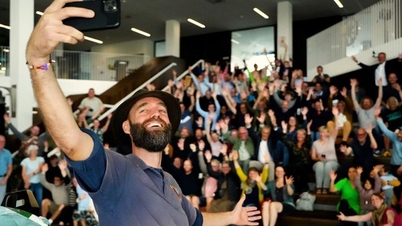 The man who traveled 9 times around the world in 10 years without using a plane has returned home.