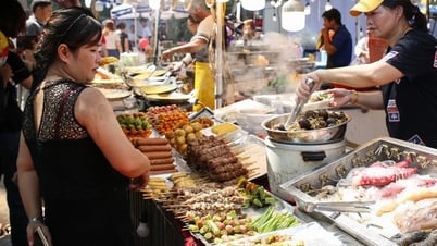 Ban tổ chức nói gì việc Lễ hội ẩm thực Việt toàn thấy bán cá viên chiên
