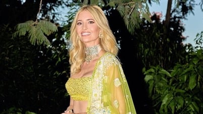 Ivanka Trump đẹp lộng lẫy, gợi cảm ở tiệc của gia đình tỷ phú giàu nhất châu Á