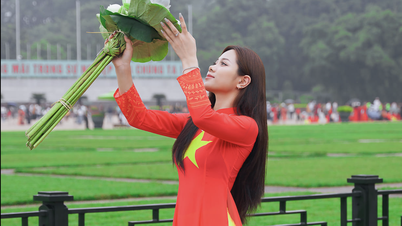 រូបភាព​ដ៏​អ៊ូអរ​របស់​ Ao Dai ជាមួយ​នឹង​ទង់ជាតិ​ពណ៌​ក្រហម និង​ផ្កាយ​ពណ៌​លឿង​នៅ​លើ​ទីតាំង​សំខាន់ៗ​ជាច្រើន​នៅ​ទីក្រុង​ហាណូយ​មុន​ថ្ងៃ​បុណ្យជាតិ​ទី ២ ខែ​កញ្ញា
