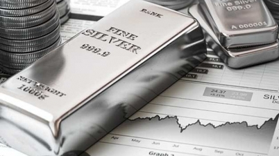 Bạc biến động mạnh do đồng USD tăng cao