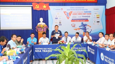 Phố biển tưng bừng khai hội