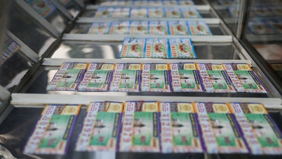 Jeden Tag werden bei der Lotterie fast hundert Milliarden Dong eingenommen.